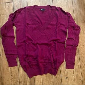 GAP V-Neck Sweater - Deep Pink